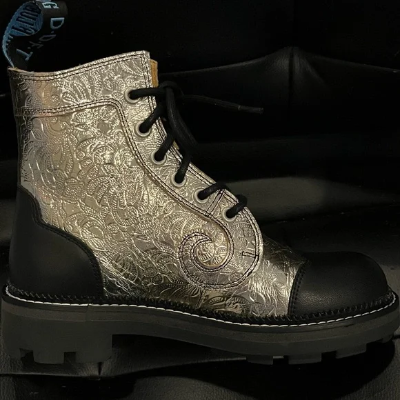 John Fluevog Limited Edition Platinum Derby Boots - Picture 11 of 16